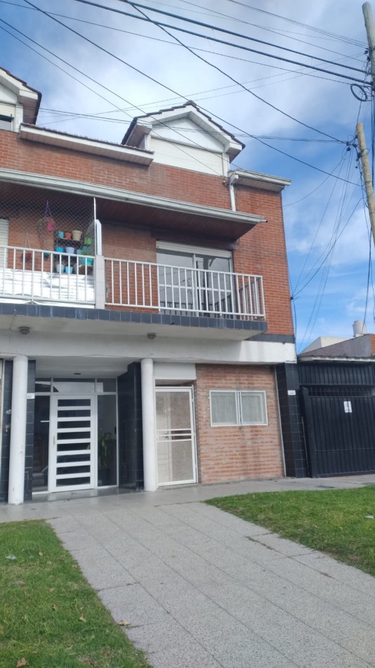 DUPLEX 3 AMBIENTES CON BALCON