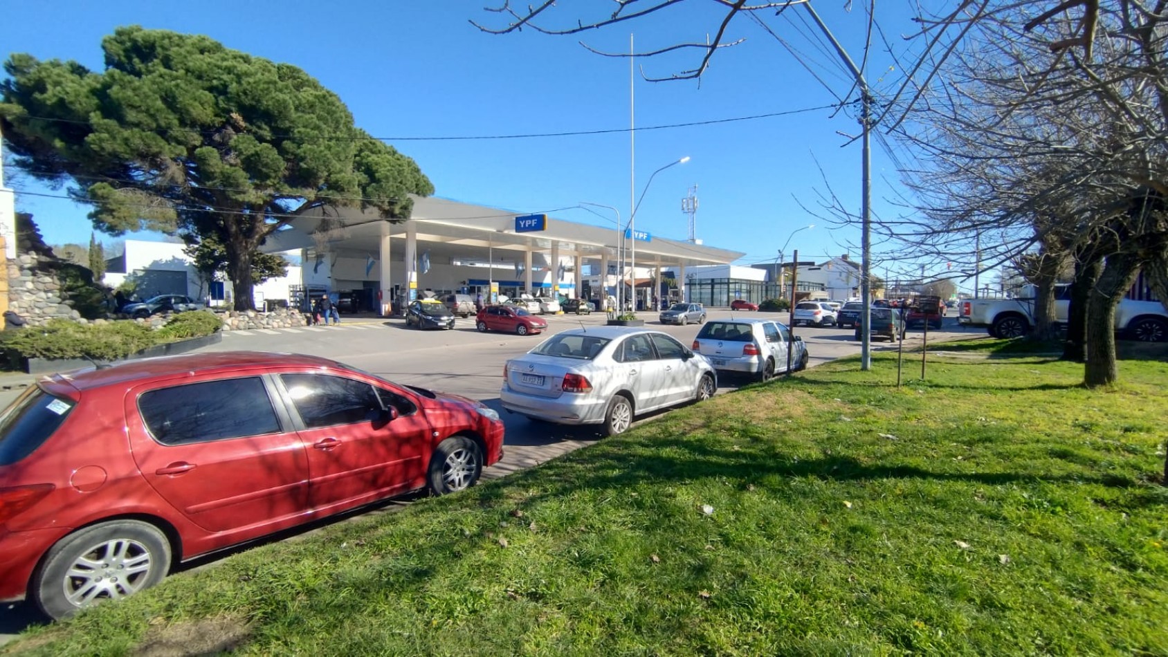 LOTE SOBRE AVENIDA 