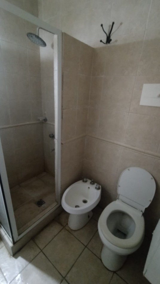 ALQUILO CHALET 5 AMBIENTES