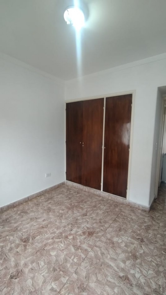 ALQUILO CHALET 5 AMBIENTES