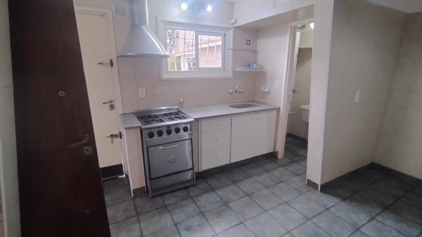 ALQUILO CHALET 5 AMBIENTES