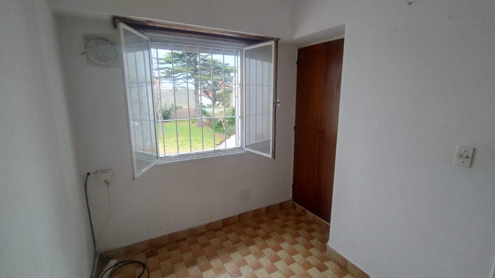 ALQUILO CHALET 5 AMBIENTES