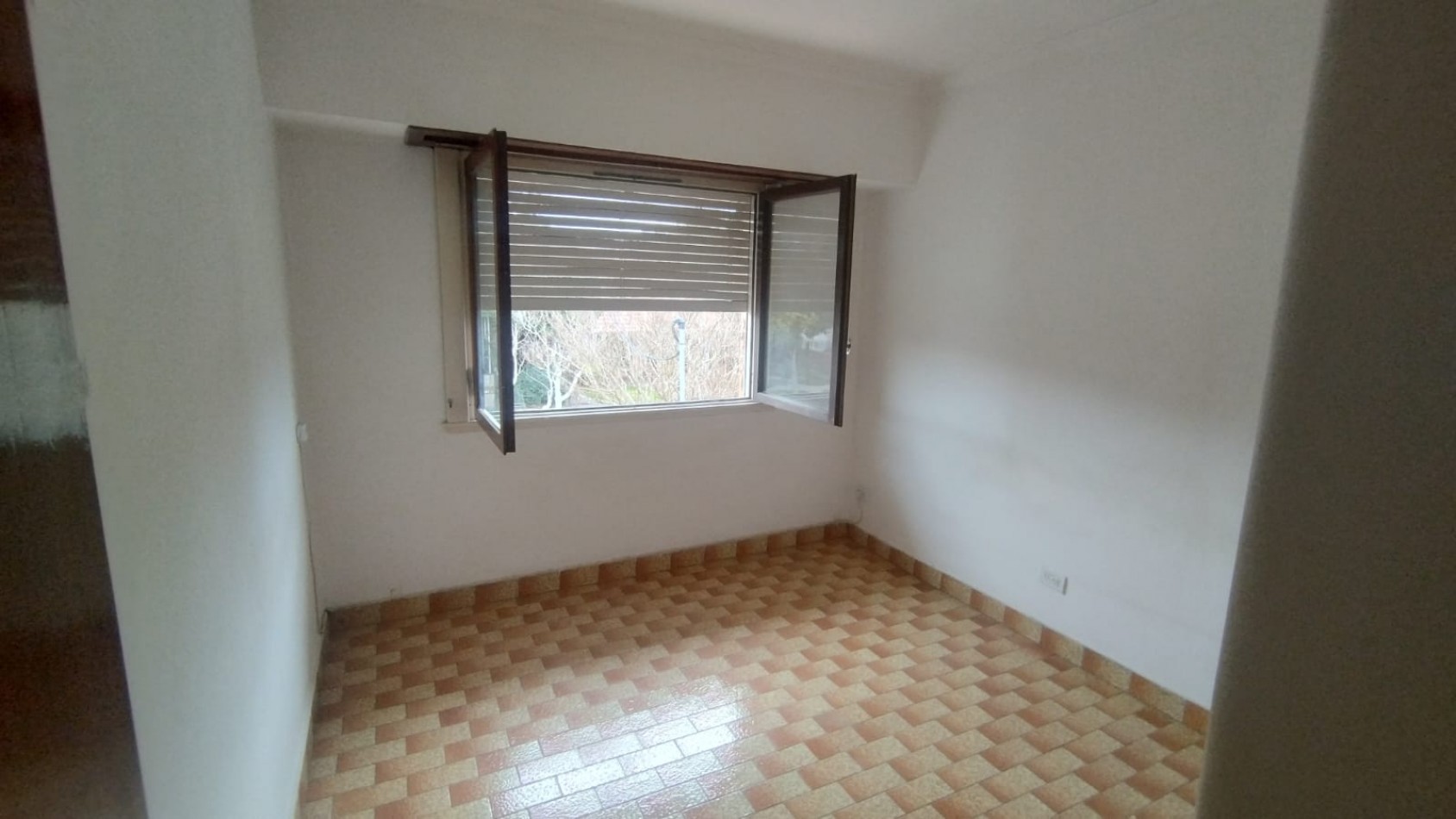 ALQUILO CHALET 5 AMBIENTES
