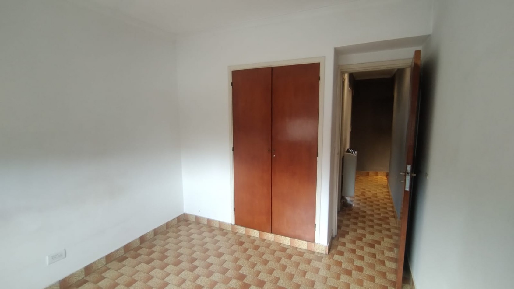 ALQUILO CHALET 5 AMBIENTES