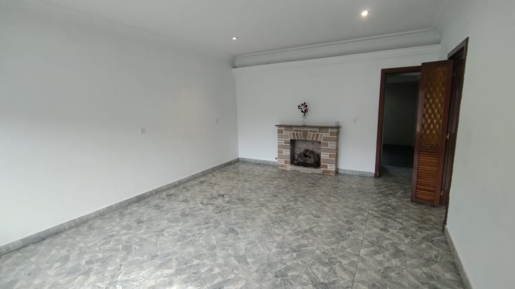 ALQUILO CHALET 5 AMBIENTES