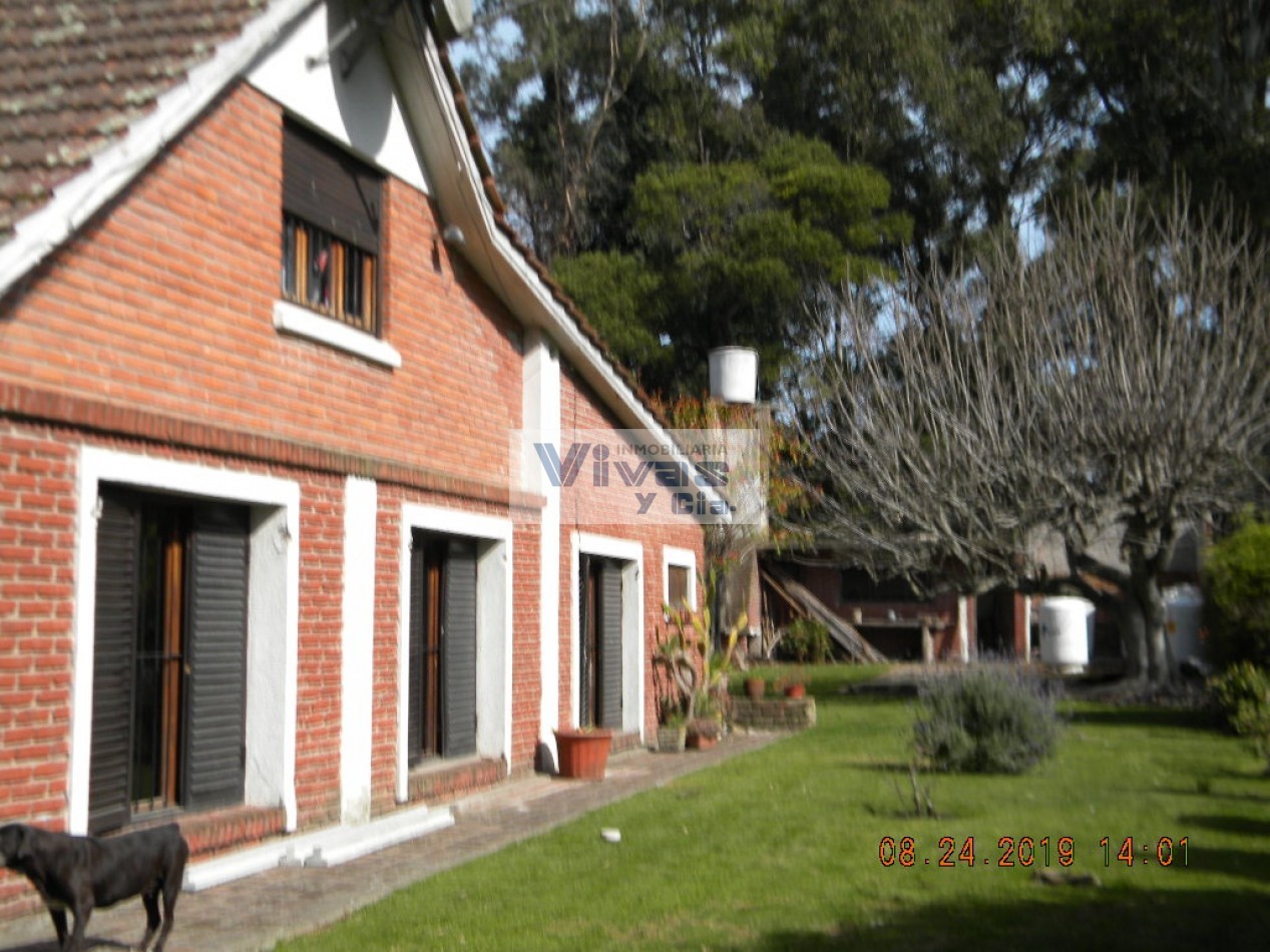 AMPLIO CHALET 4 AMBIENTES S/LOTE 800 M2