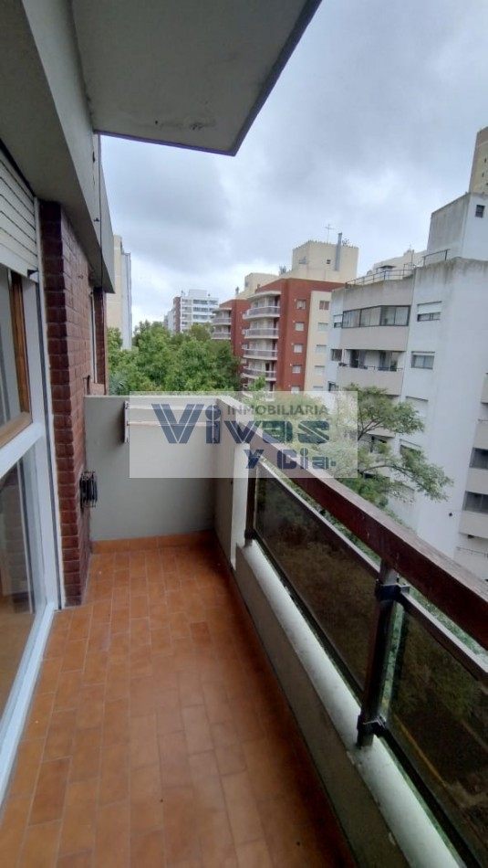 DEPARTAMENTO 3 AMBIENTES CON BALCON Y BAULERA
