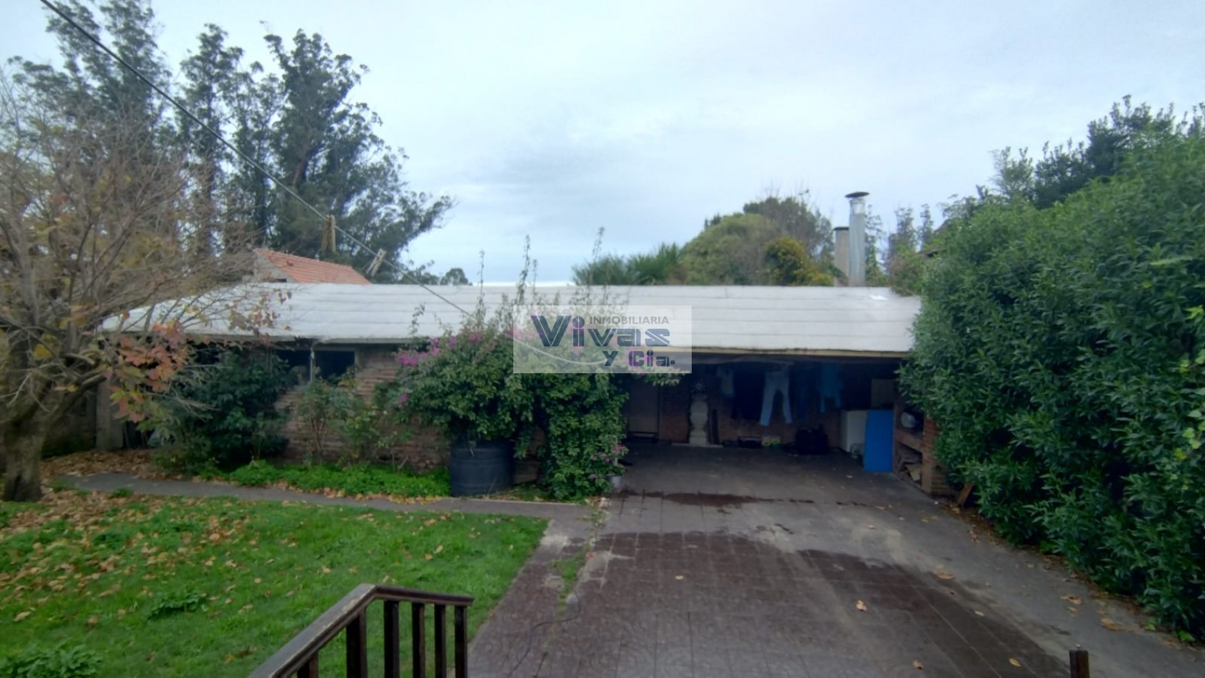 CHALET 4 AMBIENTES CON GARAGE Y PARQUE