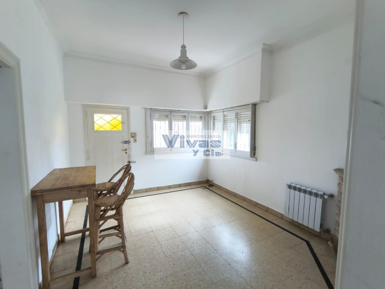 CHALET 3 AMBIENTES CON GARAGE Y PARQUE