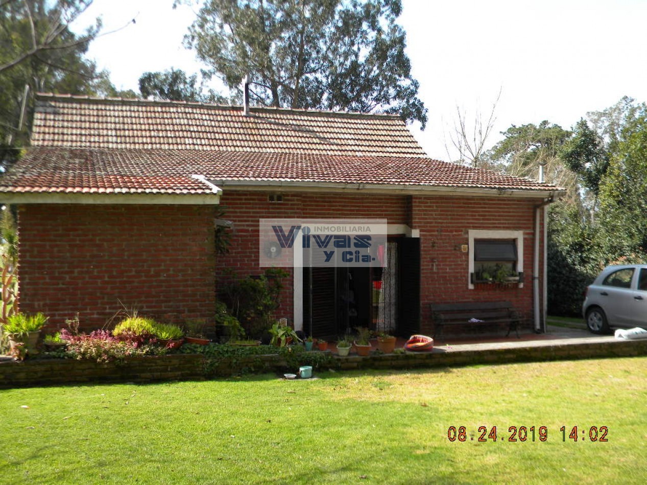 AMPLIO CHALET 4 AMBIENTES S/LOTE 800 M2