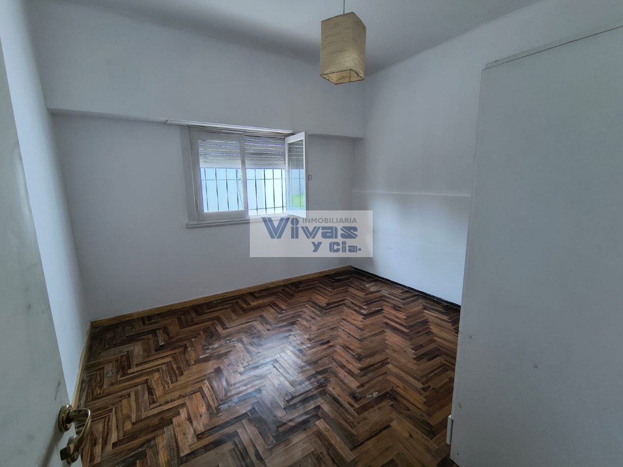 CHALET 3 AMBIENTES CON GARAGE Y PARQUE