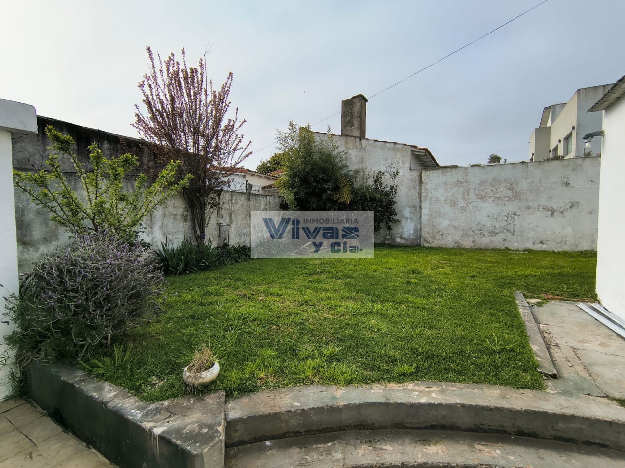 CHALET 3 AMBIENTES CON GARAGE Y PARQUE