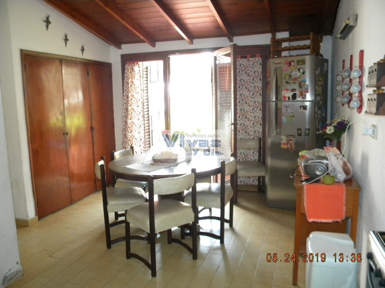 AMPLIO CHALET 4 AMBIENTES S/LOTE 800 M2