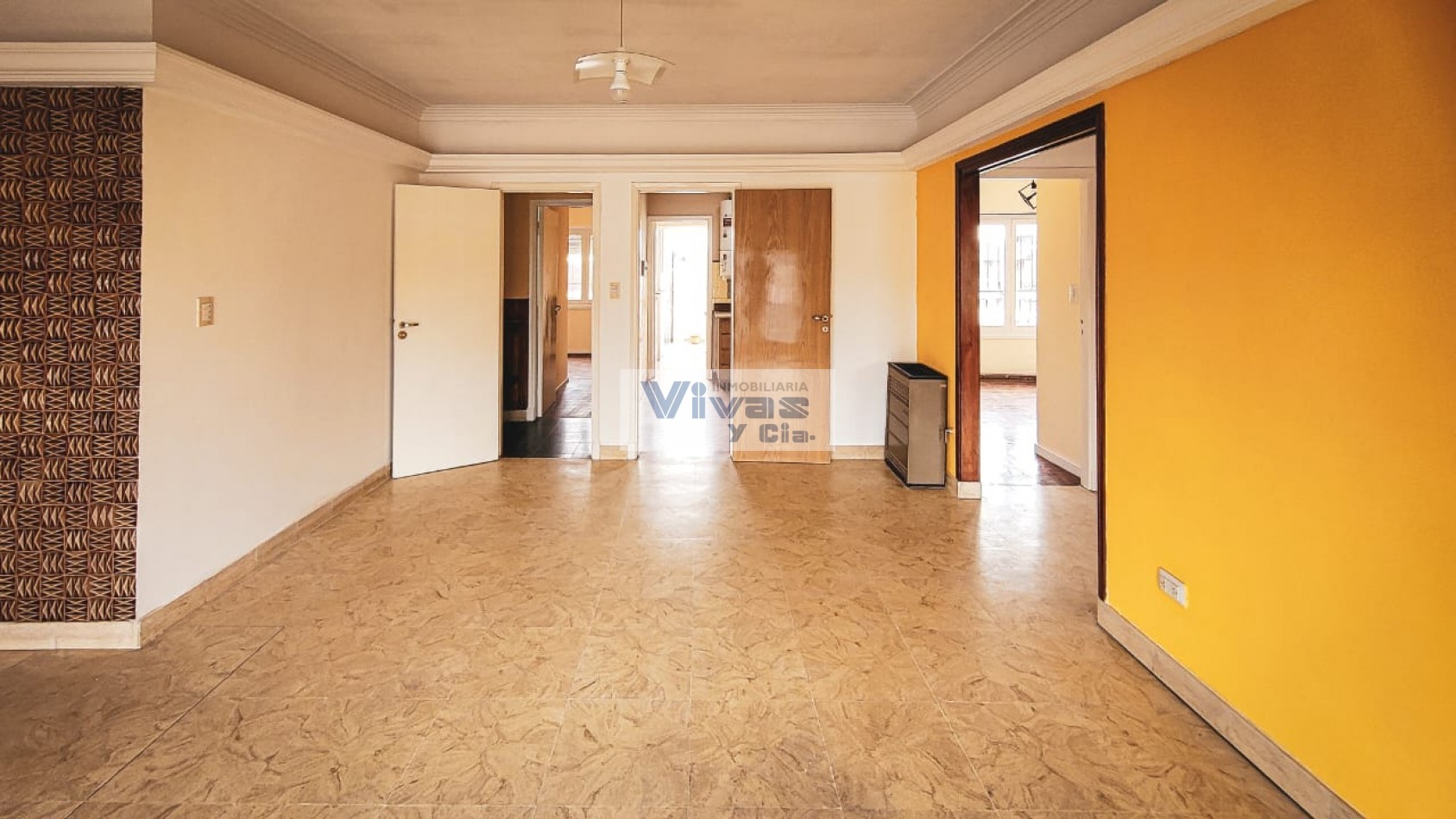 CHALET EN ALQUILER SOBRE AVENIDA