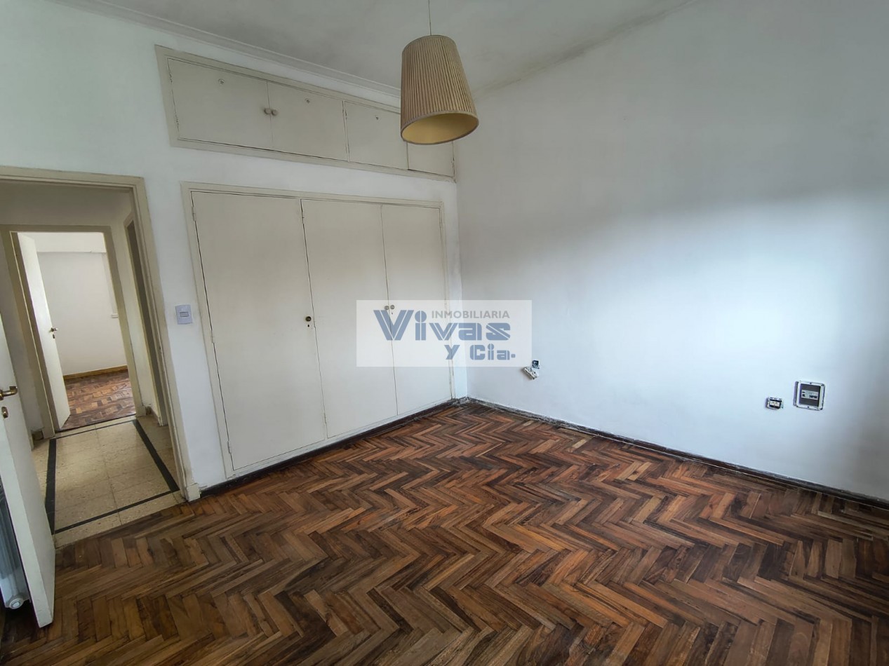CHALET 3 AMBIENTES CON GARAGE Y PARQUE