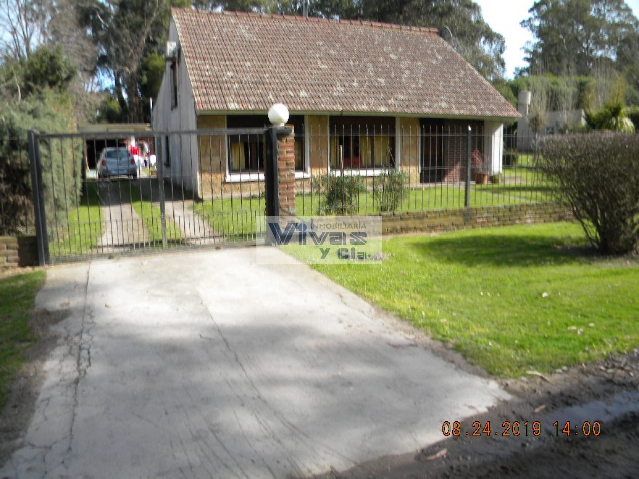 AMPLIO CHALET 4 AMBIENTES S/LOTE 800 M2