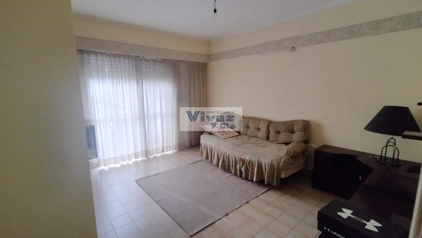 CHALET 4 AMBIENTES CON GARAGE Y PARQUE