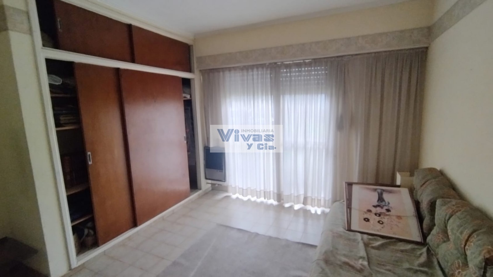 CHALET 4 AMBIENTES CON GARAGE Y PARQUE