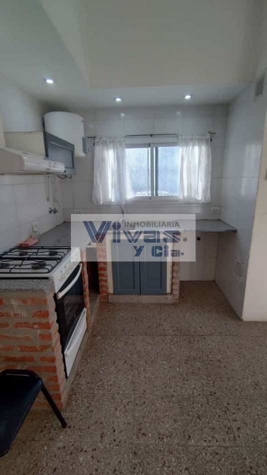 PH AL FRENTE SOBRE AVENIDA