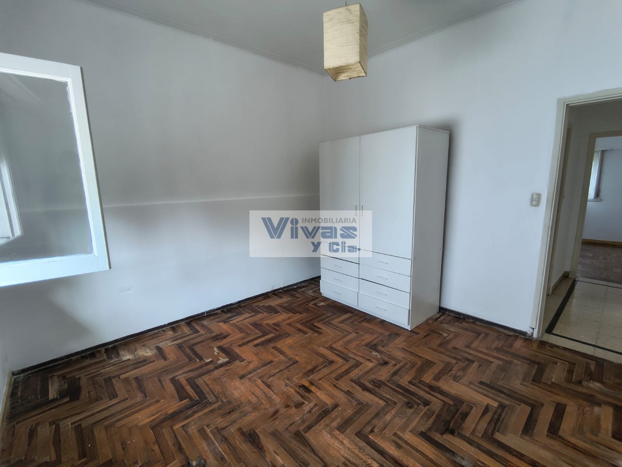 CHALET 3 AMBIENTES CON GARAGE Y PARQUE