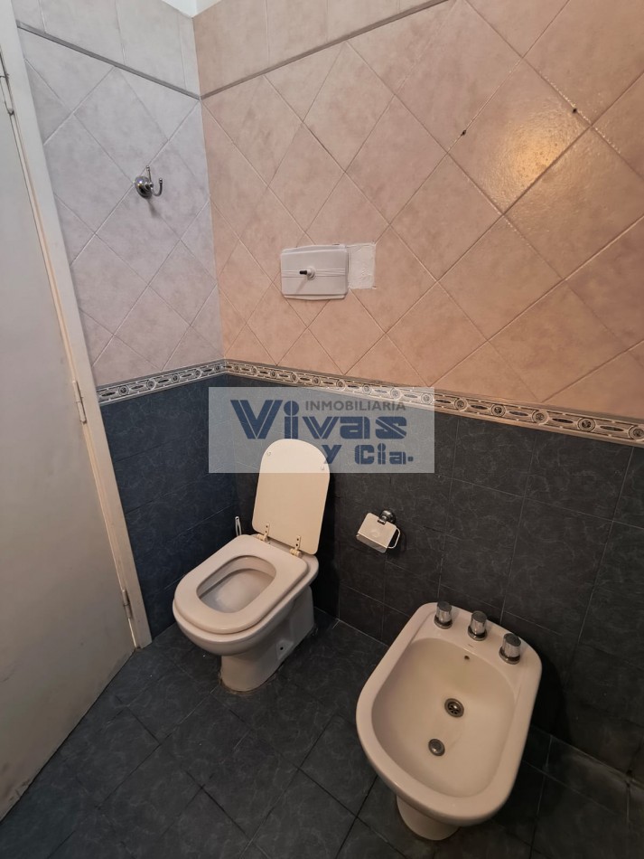 CHALET 3 AMBIENTES CON GARAGE Y PARQUE
