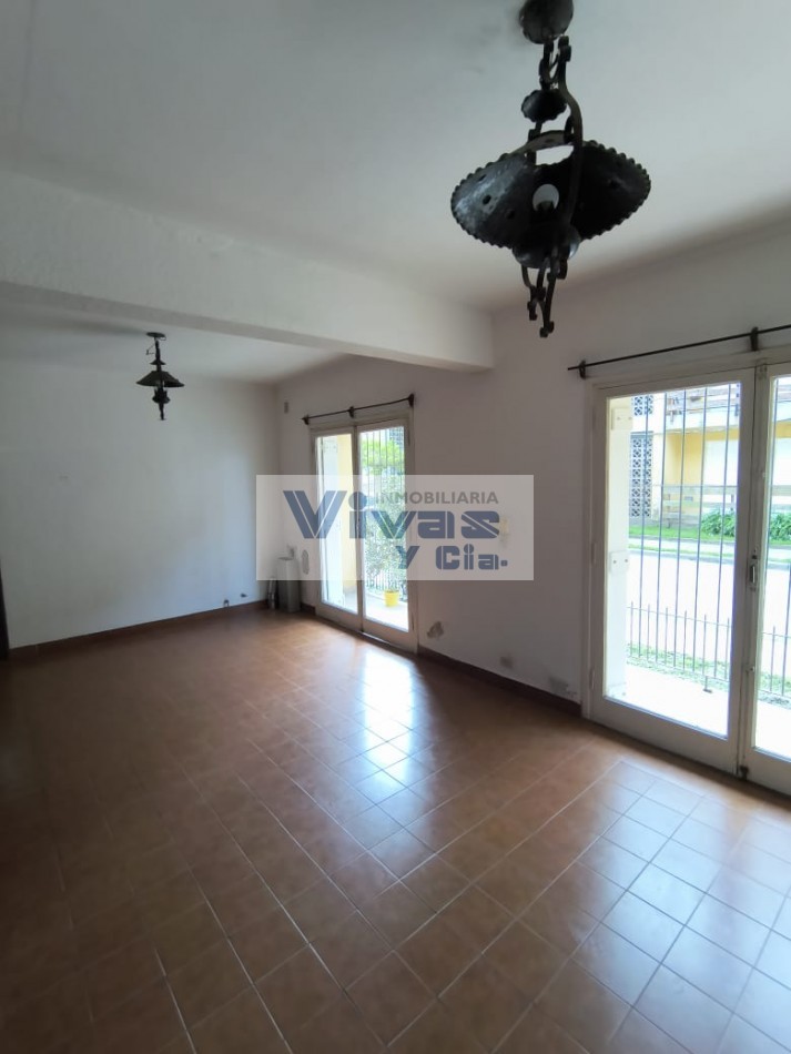 DEPARTAMENTO 4 AMBIENTES PLANTA BAJA