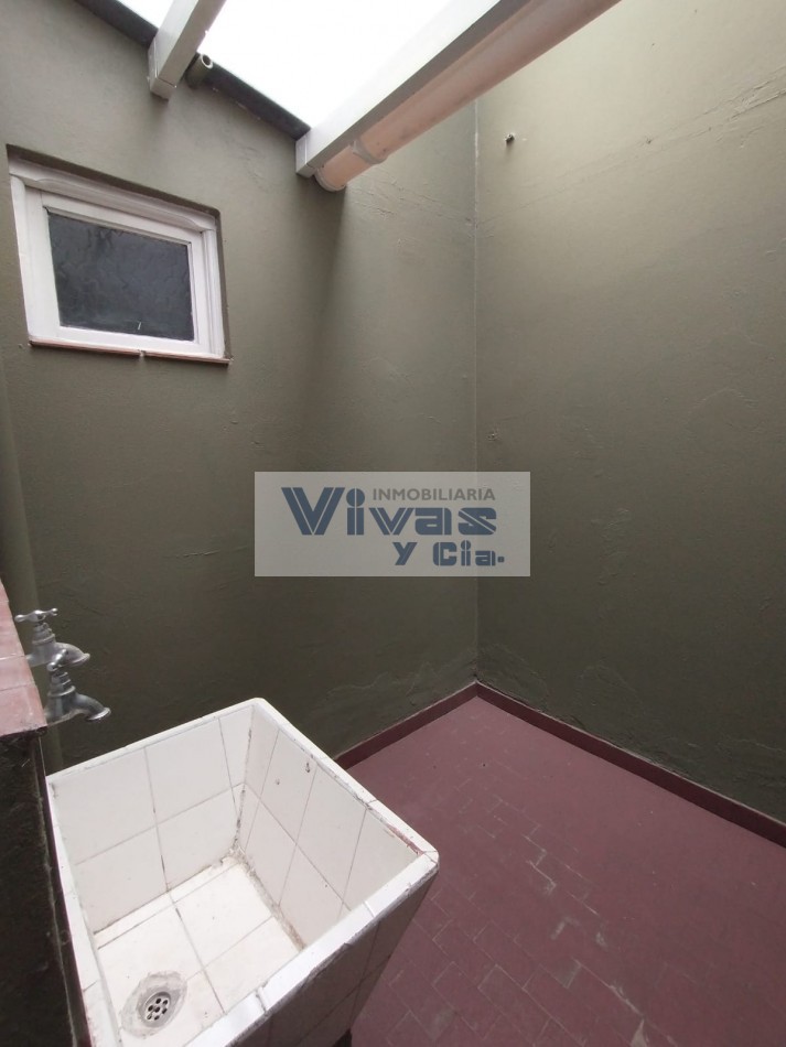 DEPARTAMENTO 2 AMBIENTES S/AVENIDA