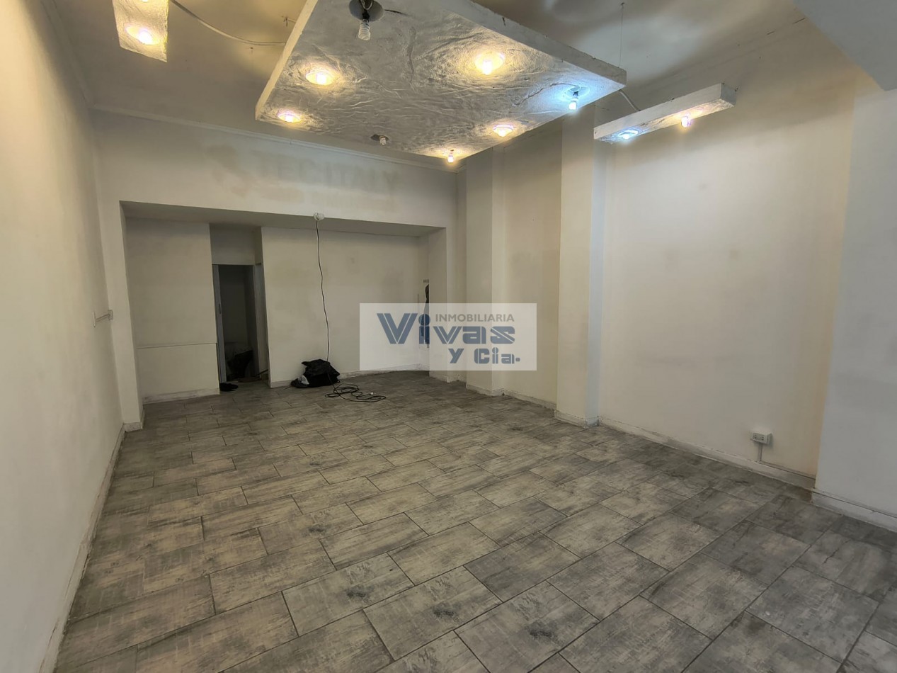 LOCAL MICROCENTRO CON SOTANO