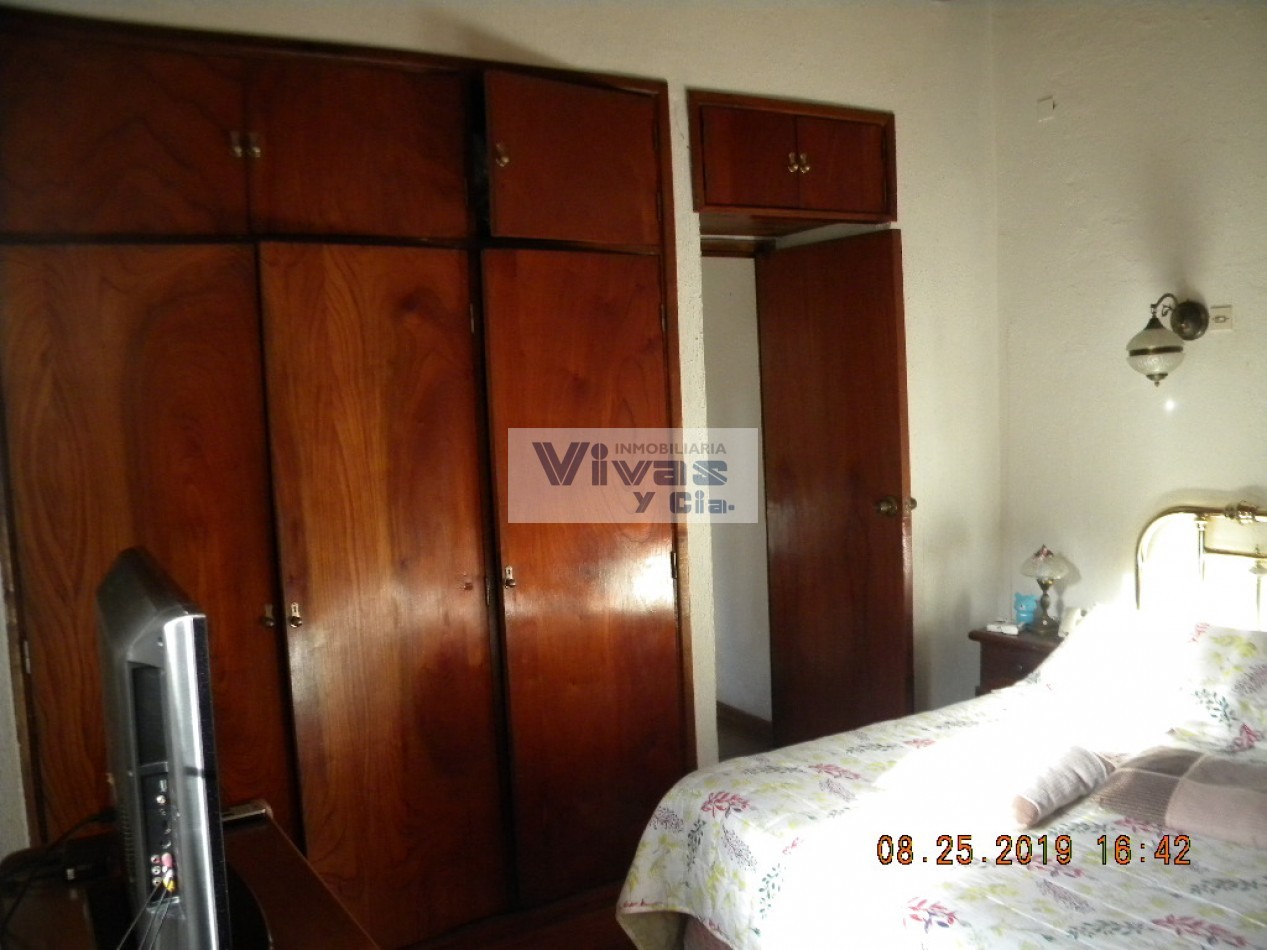 AMPLIO CHALET 4 AMBIENTES S/LOTE 800 M2
