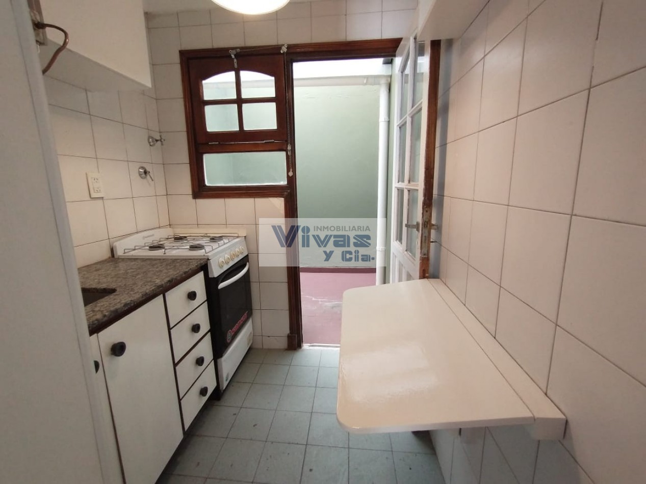 DEPARTAMENTO 2 AMBIENTES S/AVENIDA