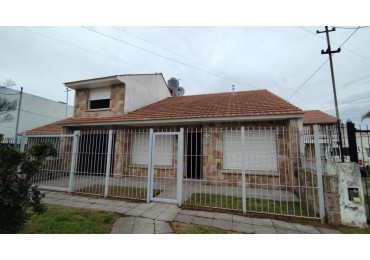 ALQUILO CHALET 5 AMBIENTES