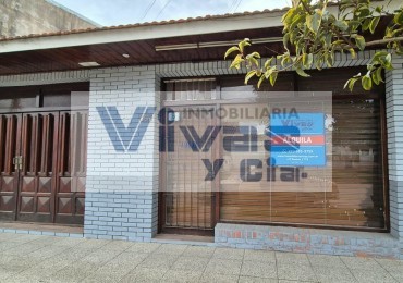 LOCAL CON DEPOSITO Y PRIVADO